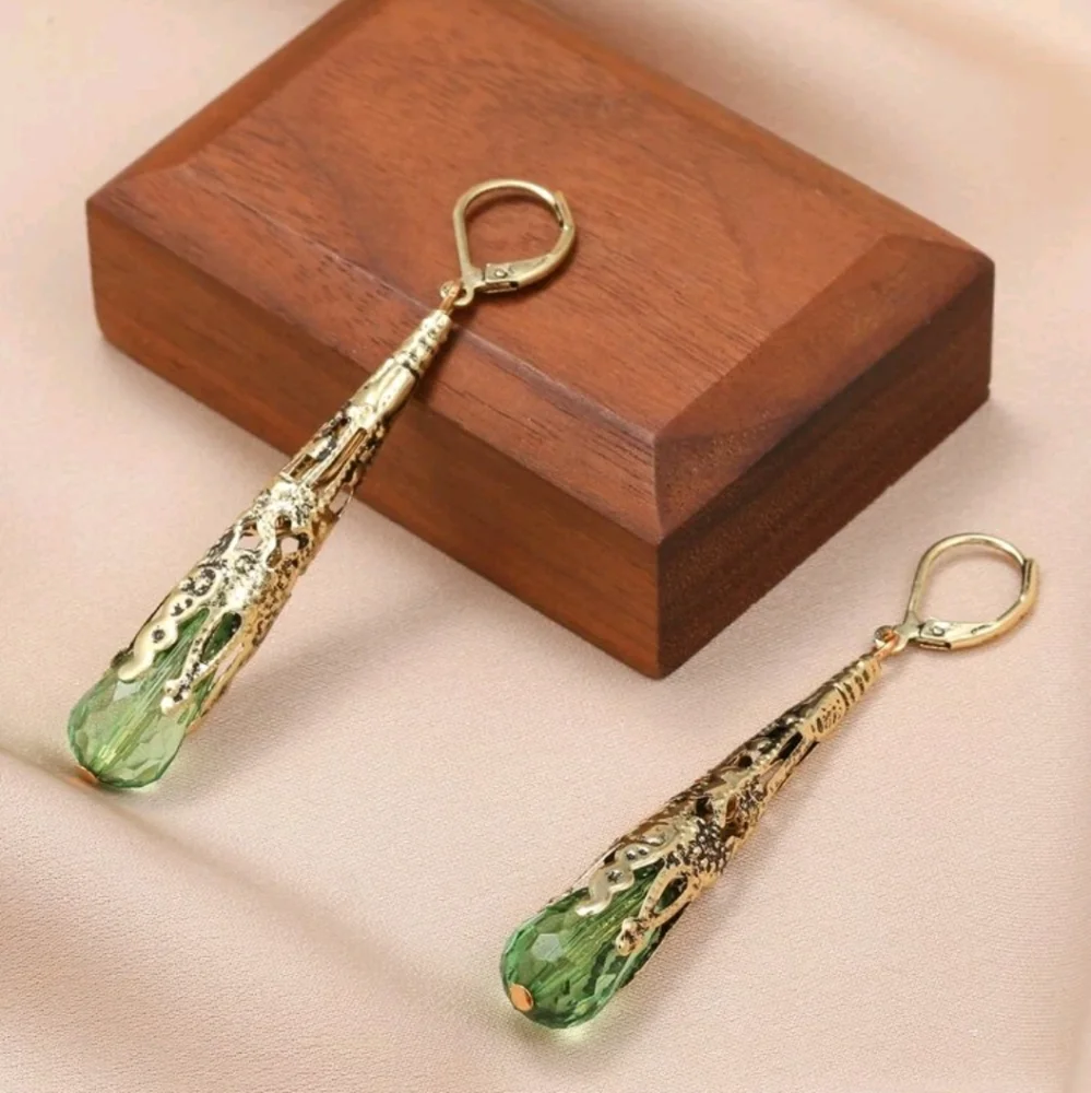 Earring - Picture 2 of 4